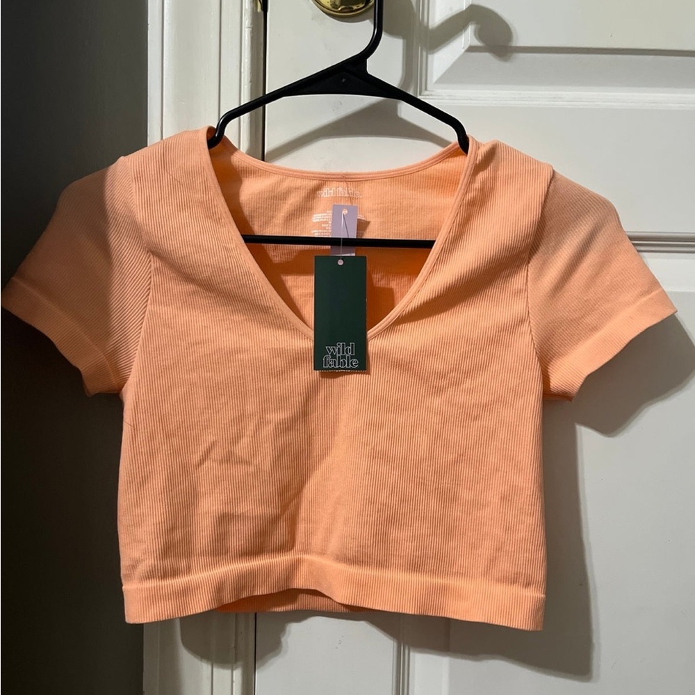 tight crop tee